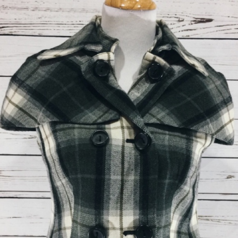 The Limited Convertible Vest-Cape Bolero - Picture 3 of 8